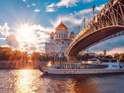 جسر باتريارشي وإطلالة جميلة على موسكو