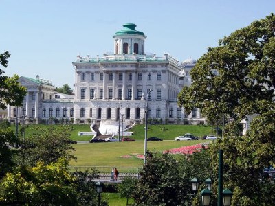 قصربشكوف – قلعة السحر والجمال فى موسكو